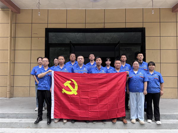 “忆峥嵘岁月 谱七一时代新篇”系列活动02.jpg